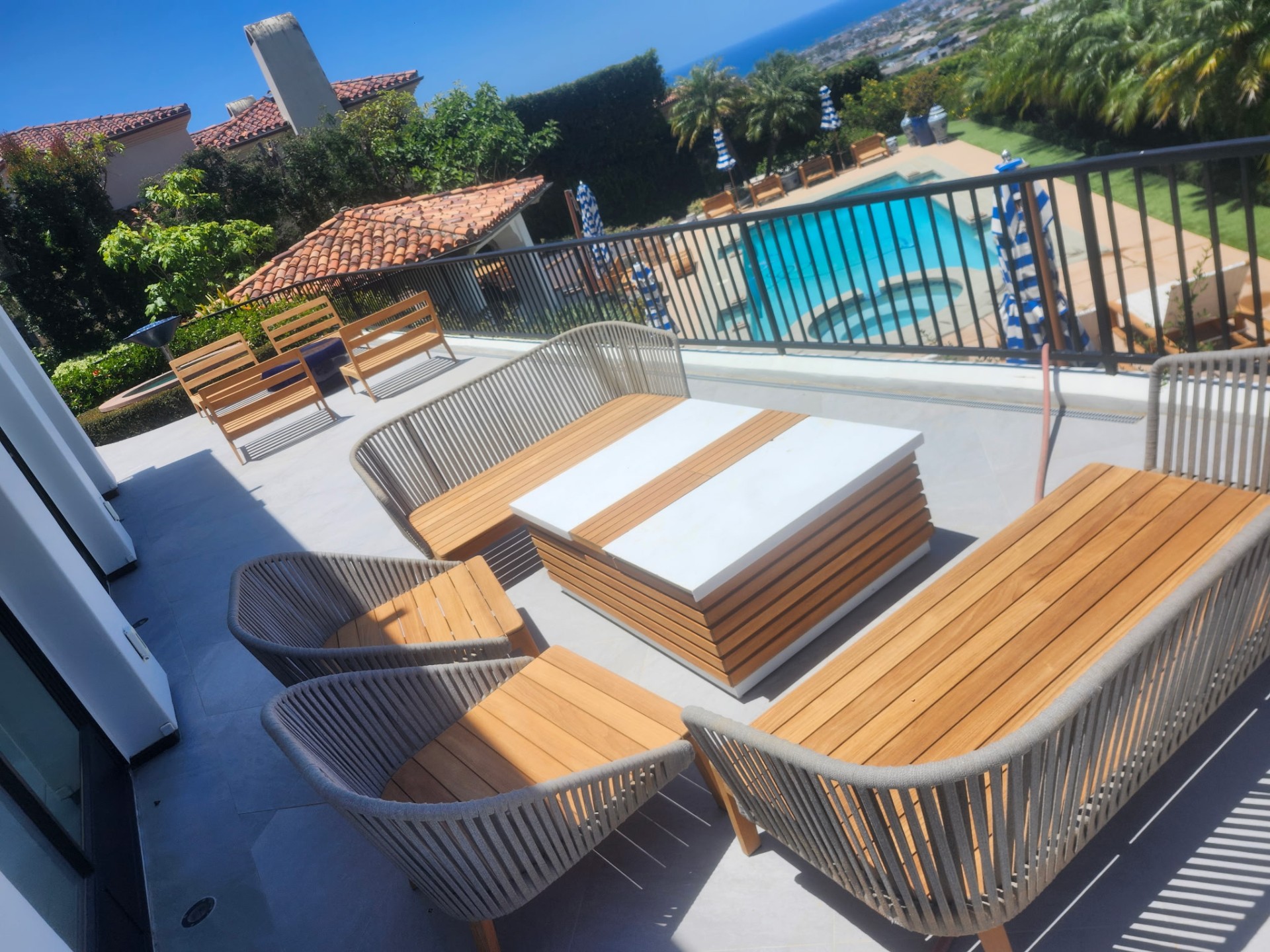 Oceanview Terrace Lounge