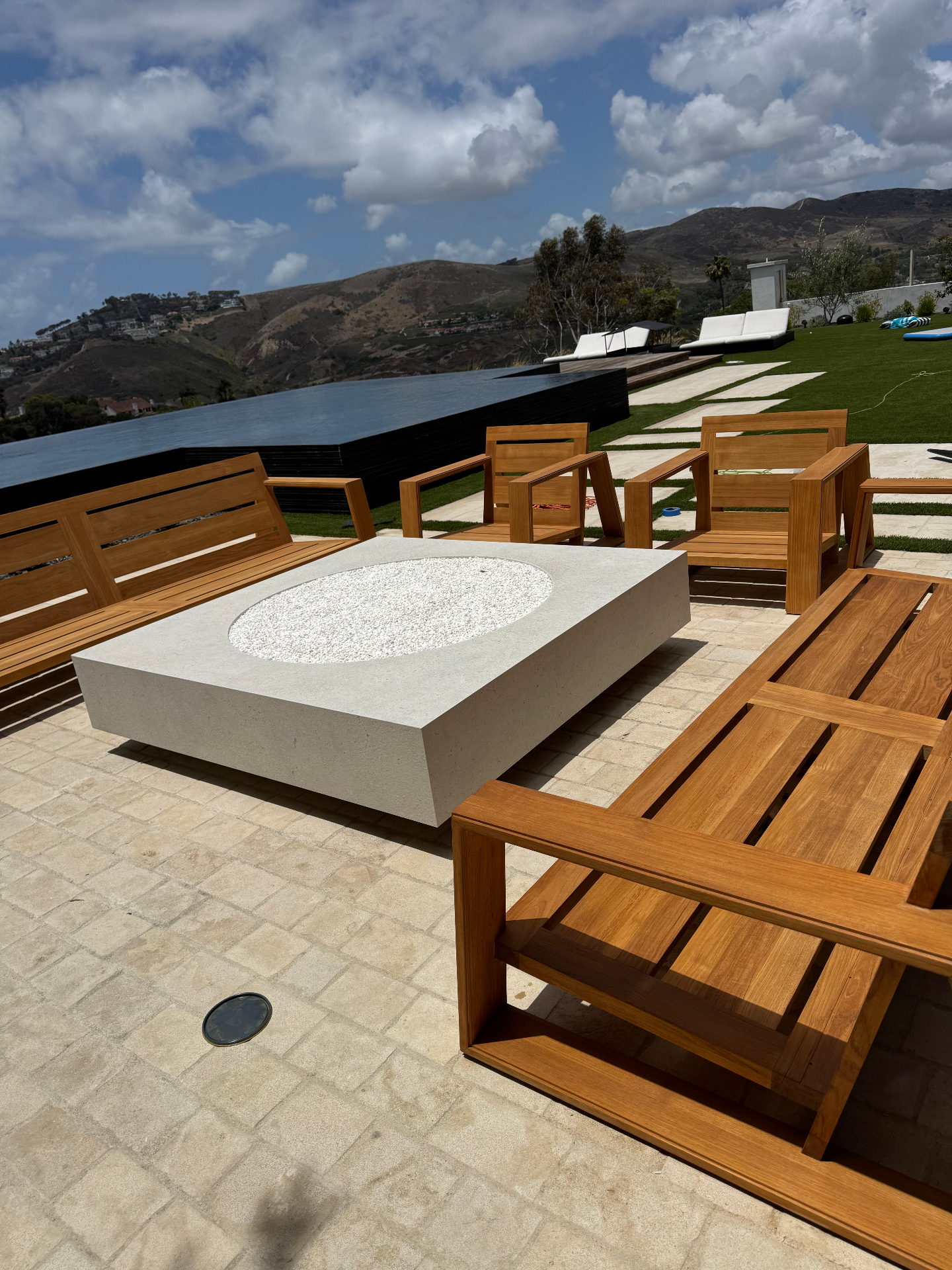 Hilltop Patio Set